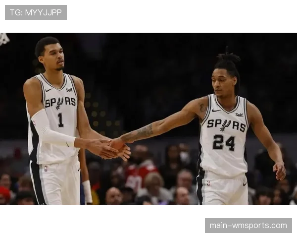 文班亚马单月包揽西部月最佳球员与防守球员 历史首人成就助推MVP登顶